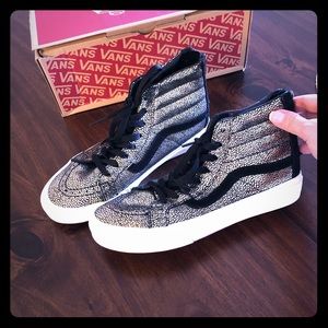 LIKE NEW Vans Gold/Black Hightops